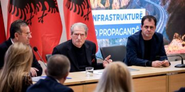 “Flasin për hekurudhë, por tren nuk ka”, Berisha mbledhje në PD për infrastrukturën