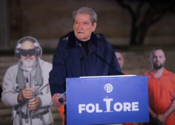 Berisha shpërthen: Revolta do rrëzojë diktaturën e drogës, Parlamenti i vdeku