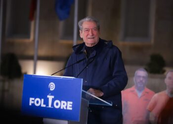 “Numërojani në fytyrë”, Berisha denoncon Peleshin: Shkoi në Gjermani pa demokratë