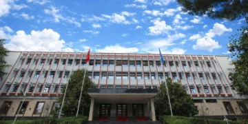 Ministria e Jashtme thirrje qytetarëve: Shmangni udhëtimet në Lindjen e Mesme