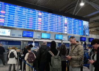 Hapen linja të reja fluturime në Lindjen e Mesme për të ndihmuar pasagjerët e bllokuar