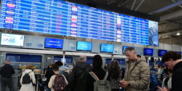 Hapen linja të reja fluturime në Lindjen e Mesme për të ndihmuar pasagjerët e bllokuar