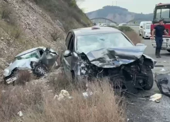 Dy makina përplasen pranë Urës së Zogut, 4 të lënduar transportohen me urgjencë