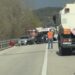 Dy makina të aksidentuara rëndë në urën e Peqinit, të plagosurit transportohen në spital
