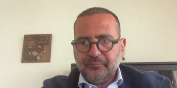 Lufta në Gjirin Persik: Ambasadori Kurtezi jep detaje për 1500 shqiptarët në Dubai