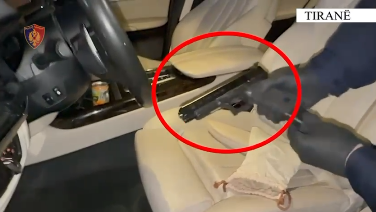 Qarkullonte me armë në automjet, arrestohet 41-vjeçari në Tiranë