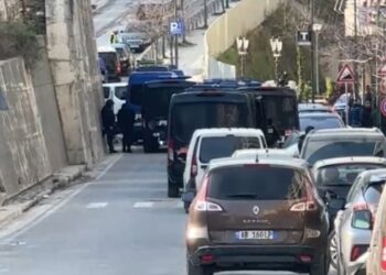 Operacioni i SPAK për grupin e Hajrullës, arrestohet dhe një ish-efektiv në Zvicër, dyshime për dekonspirim