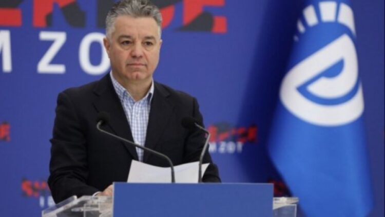 “Çdo litër me çmim abuziv, arsye për protestë”/ Enno Bozdo: Rama bën show me naftën