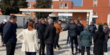 Gjykata e Shkodrës liro n 8 banorët e Rrjollit, por i ndalon të protestojnë për pronat e tyre!