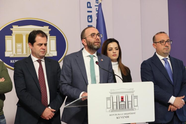 ‘Nga rreziku për prishjen e provave te presioni ndaj dëshmitarëve’, PD: 6 arsyet pse duhet t’i hiqet imuniteti Ballukut