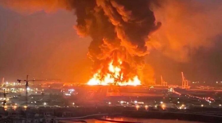 Sulm ndaj bazës amerikane në Erbil, Irak, një pjesë e aeroportit në flakë