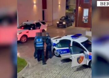 Plagosi me thikë një person pas një konflikti, arrestohet 49-vjeçari në Berat