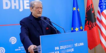 “Me Ramën nuk ka paqe“, Berisha: Beteja jonë do të shtrihët në gjithë Shqipërinë deri në largimin e kësaj bande hajdutësh