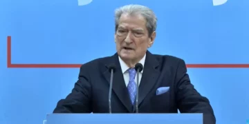Berisha: Adriana Kalaja është kërcënuar me jetë pasi denoncoi Ramën dhe bashkëshorten e tij