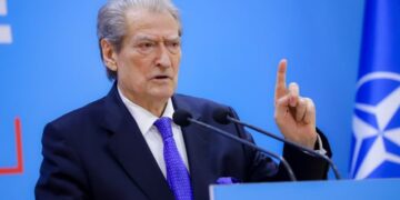 Rrugaçëri parlamentare, shpërthen Berisha: Taulant Balla është një kriminel që trafikonte prostituta!