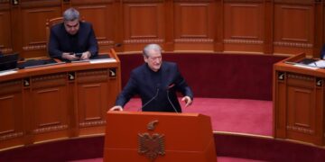 Berisha: Do votoni kokëvarur që Lubia të shkojë në burg! Koha e diktatorëve ka ikur, shqiptarët janë zgjuar