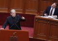 “Haram qumështi i nënës”/ Shpërthen Berisha në Kuvend: Rama po vepron si argat i Serbisë, a jeni shqiptarë apo çfarë jeni!