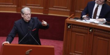 “Haram qumështi i nënës”/ Shpërthen Berisha: Rama mbetet argat i Serbisë, vepron për të mbrojtur veten e Ballukun