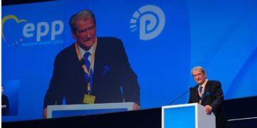 Berisha nga Brukseli: Paraqitëm krizën që po gllabëron Shqipërinë dhe kërkesën për qeveri teknike