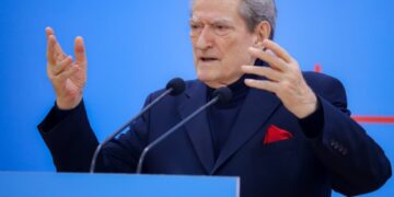 Berisha: Balluku kërkon t’i shpëtojë drejtësisë, po kërkon të marrë nënshtetësi në vende të tjera