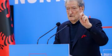 Berisha: Rama integrimin e shikon jo në BE por me Vuçiç, misioni ynë është ta shporrim nga zyra