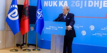 Tabaku u shpreh kundër përjashtimit të Salianjit, reagon Berisha: Ai u vetëpërjashtua