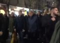Berisha dhe protestuesit tentojnë tek Policia e Tiranës, priten me gardh metalik, i drejtohen ish-Bllokut