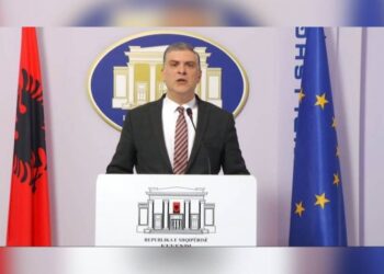 ‘Të pezullohen taksat mbi karburantet’, deputeti Blushi prezanton nismën e Partisë së Lirisë