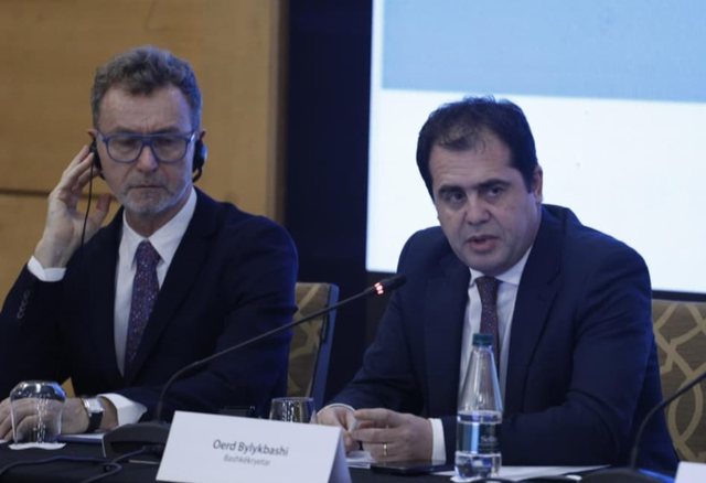 Reforma Zgjedhore/ Bylykbashi: Financimi i partive të garantojë pluralizmin, jo kontrollin politik