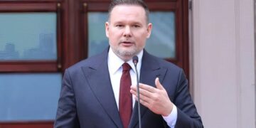 Hakerët iranianë sulmuan Postën Shqiptare, ministri Demo ngre supet: Nuk di nëse të dhënat janë vjedhur