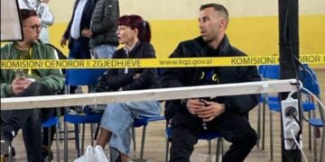 “Më përjashtuan nga partia!” Reagon PD Elbasan: Doris Madhi nuk punoi për demokratët, por bëri fushatë për kandidatin e PSD