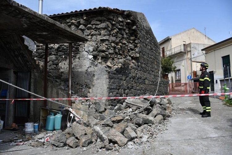 Tërmet i fortë në Itali, mbyllen shkollat në Catania, mbi 600 raportime për dëme