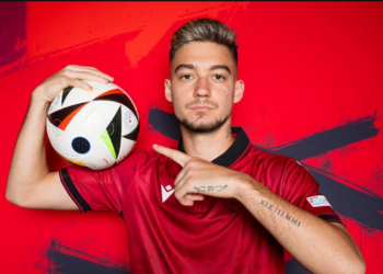 “Jemi gati për të eliminuar Poloninë”, bomberi Ernest Muçi ‘bën me krahë’ shqiptarët: Do të shënoj gol