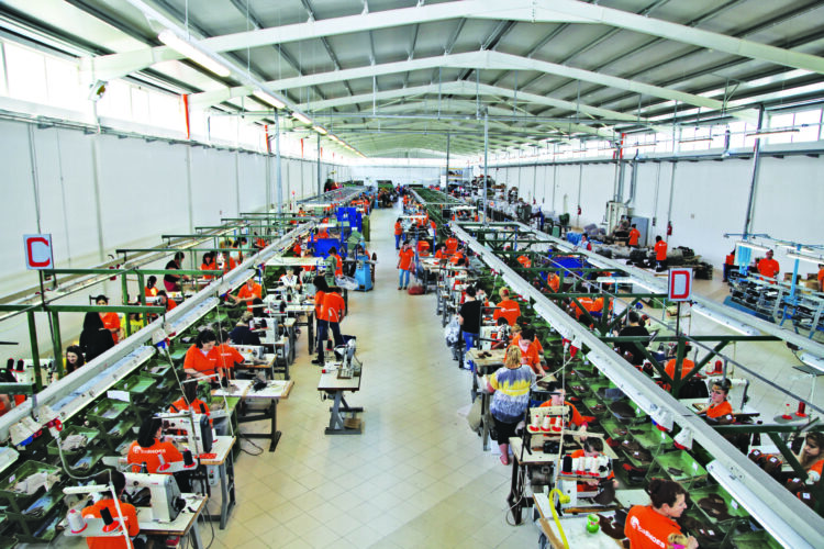 Qeveria kompenson deri në shtator 2026 punëdhënësit për rritjen e pagës minimale