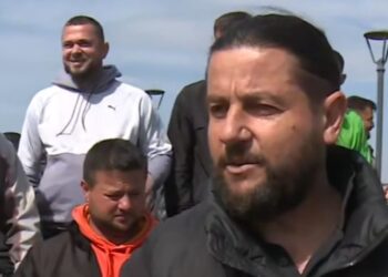 Fermerët e Dimalit në protestë: Prodhimet shiten shumë lirë, nuk na janë dhënë dëmshpërblimet