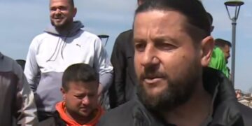 Fermerët e Dimalit në protestë: Prodhimet shiten shumë lirë, nuk na janë dhënë dëmshpërblimet