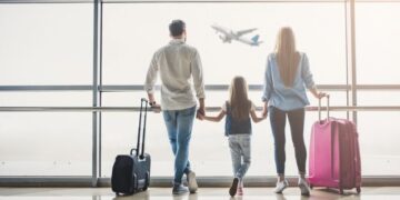 Lufta Izrael–Iran “tremb” shqiptarët! Ngrijnë rezervimet për pushime