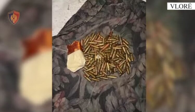 (VIDEO) Vlorë, arrestohet 35-vjeçari, i gjenden në banesë municion dhe tritol