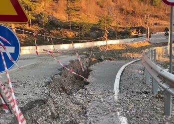 Deputeti: U shemb sapo u ndërtua! Rama i premtoi Gjinarit rilindje, por banorët po shohin vetëm rrënoja