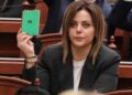 Opozita vendos këngën “Çun Mulaj” kur mori fjalën deputetja socialiste