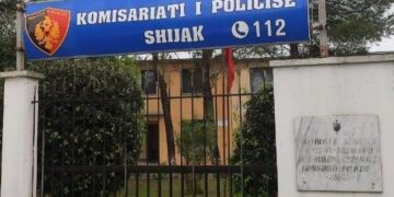 Shuplakë djalit 10-vjeçar, policia procedon nënën në Shijak