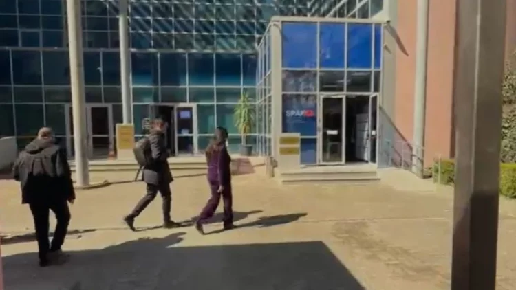 E akuzuar si pjesë e grupit kriminal në AKSHI, ish drejtoresha Karçanaj paraqitet në SPAK