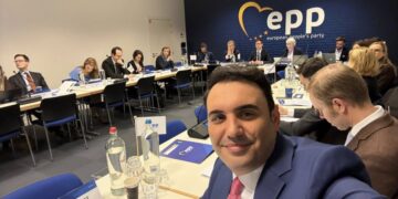 Këlliçi nga Brukseli: Shqipëria e para për korrupsion, qeveria e Ramës ngeli në klasë në testin “Balluku”