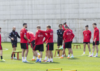 Kombëtarja udhëton drejt Varshavës, njihuni me axhendën e sotme të kuqezinjve