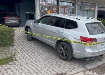 Korçë/ Konflikt mes disa personash në një pikë servisi, plagoset njëri prej tyre