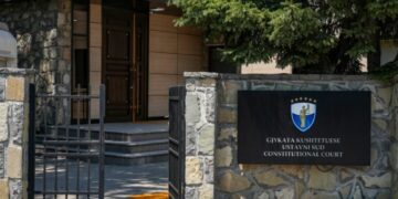 Vetëvendosje dërgon në Kushtetuese dekretin e Vjosa Osmanit