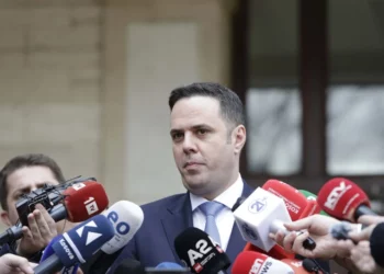 LVV propozoi Glauk Konjufcën për President/ Reagon LDK: Vendi rrezikon të shkojë në zgjedhje të reja