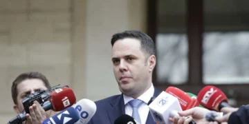 LVV propozoi Glauk Konjufcën për President/ Reagon LDK: Vendi rrezikon të shkojë në zgjedhje të reja