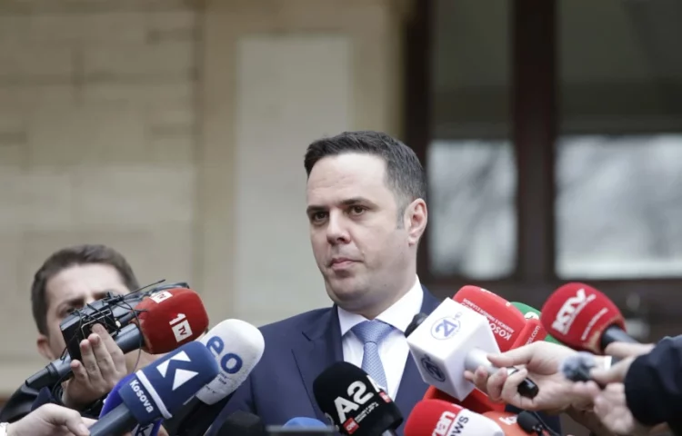 LVV propozoi Glauk Konjufcën për President/ Reagon LDK: Vendi rrezikon të shkojë në zgjedhje të reja