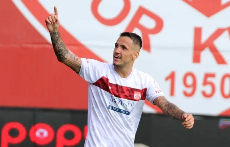 I pandalshëm në kampionatin turk, Rey Manaj tund sërish rrjetën me Sivasspor